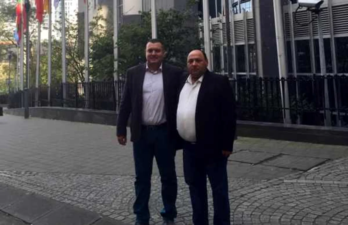 Politicianul Niculae Florea (drapta) era un membru PNL Olt cu vechime în partid. Aici alături de fostul primar al Scorniceştiului, Cătălin Davidescu FOTO: Facebook/Cătălin Davidescu
