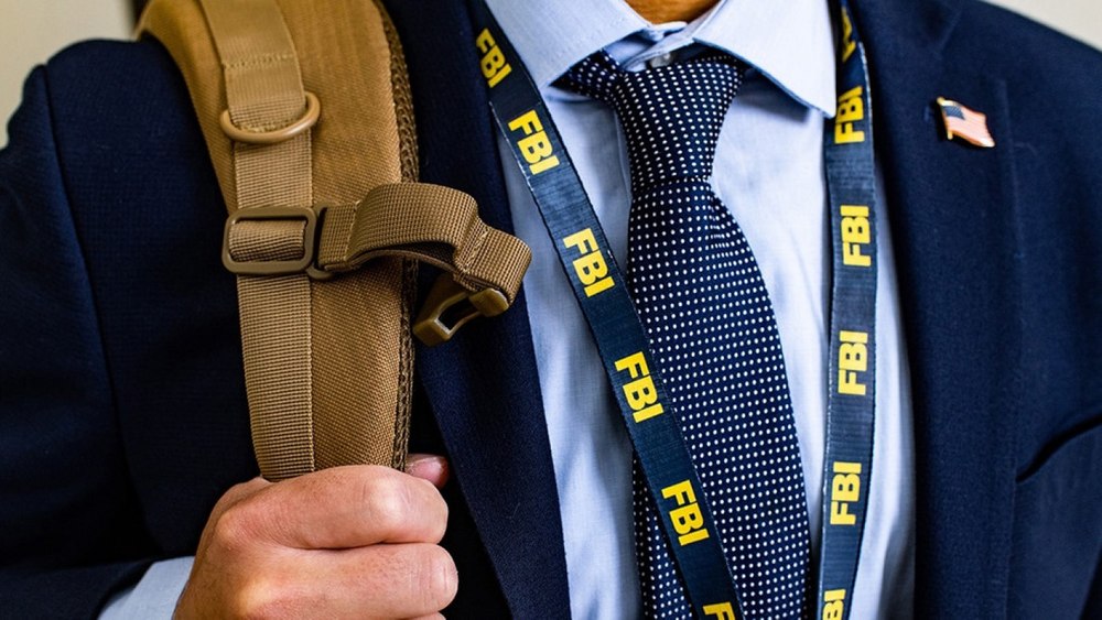Cum a ajuns un elev din București să fie cercetat de FBI pentru acte de terorism. A păcălit mai multe minore din Statele Unite