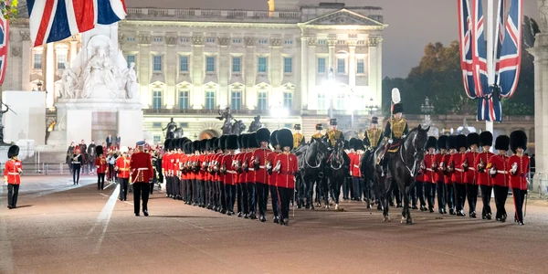 Repetiție pentru procesiunea funerară a Reginei Elisabeta de la Palatul Buckingham la Westmister Hall FOTO Profimedia