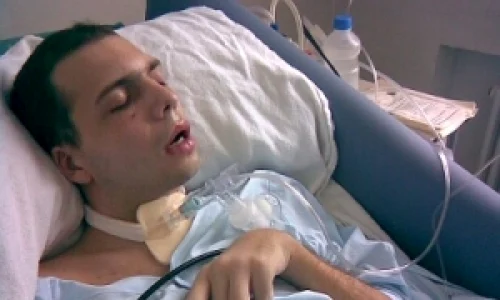 boxerul batut razvan cosma pe patul de spital jpeg