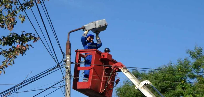 Lucrări la reţeaua de electricitate 