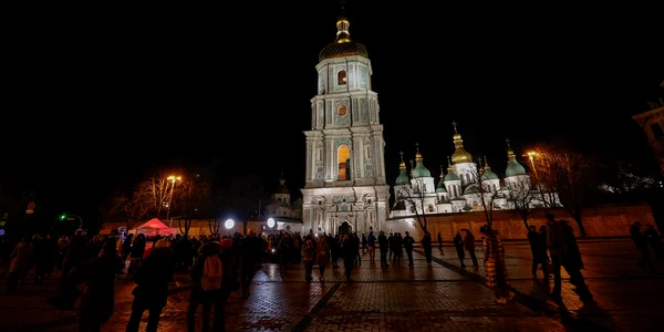 Ucraineni adunați în Piața Sofia pentru a sărbători Anul Nou la Kiev FOTO Profimedia 