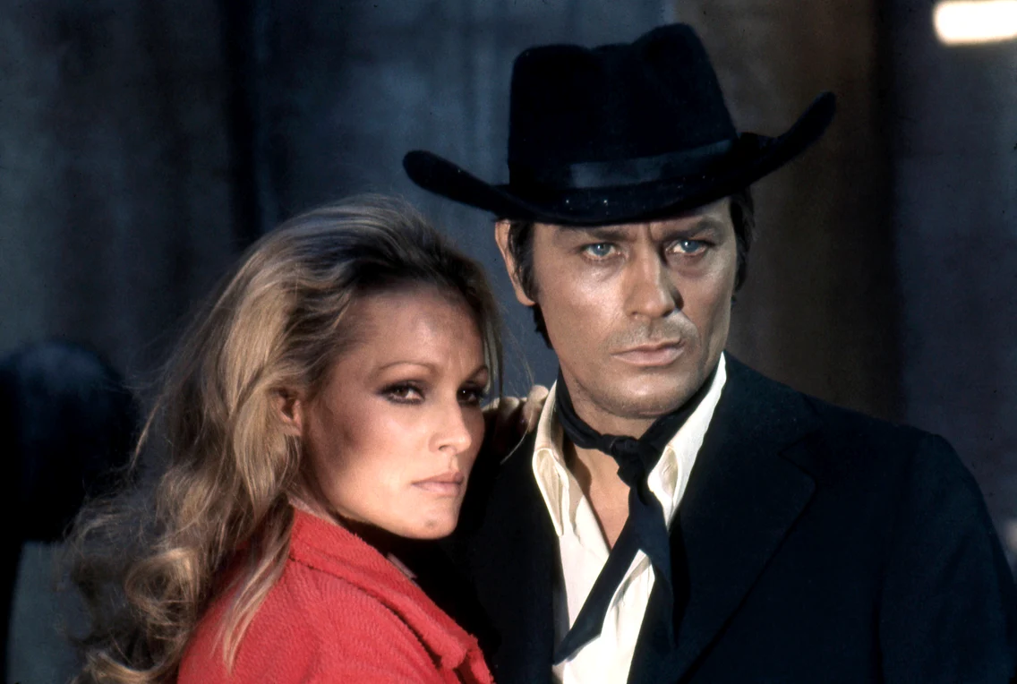 Ursula Andress și Alain Delon în Soleil rouge Red Sun 1971