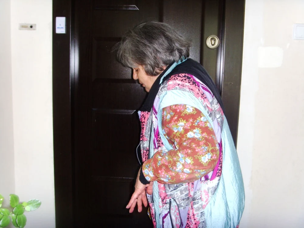 Pensionara care a rămas fără 13 000 lei
