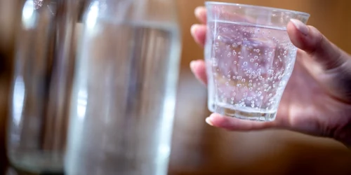 apa carbogazoasa, foto shutterstock jpg