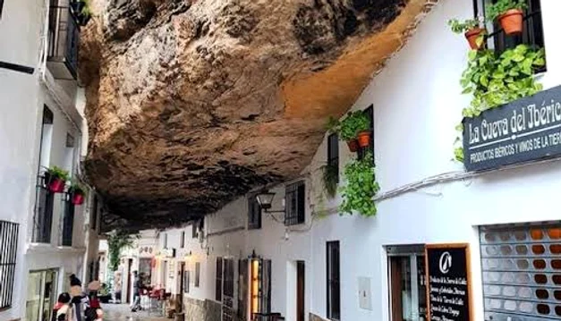 Setenil de las Bodegas, oraș din Spania FOTO: X