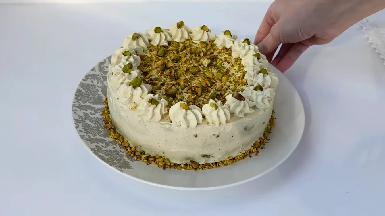 Tort cu fistic / Foto: captură YouTube