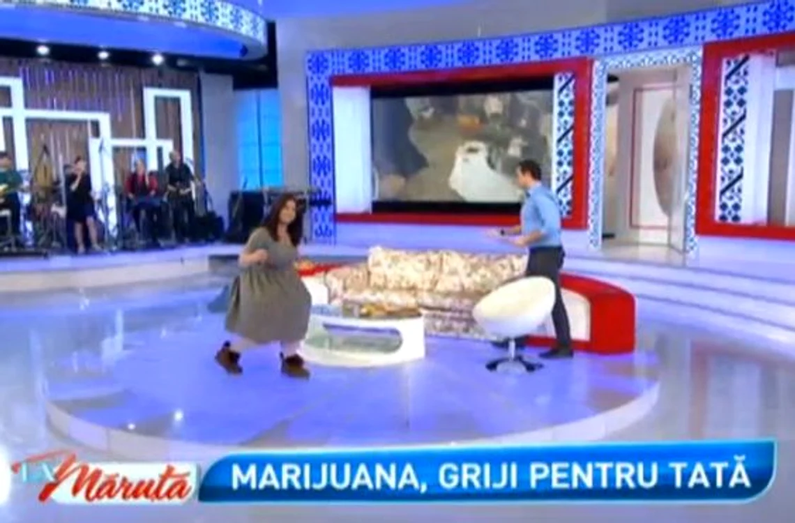 Marijuana a afişat un zâmbet larg la emisiunea lui Măruţă (captură Pro TV)