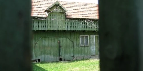 Bacău: La 71 de ani, riscă închisoarea pentru că a ars cadavrul soţului (UPDATE)