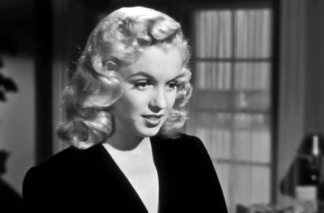 
    Marilyn Monroe a fost înmormântată la cimitirul Westwood Memorial Park, din Los Angeles @profimediaclickpentrufemei.ro  