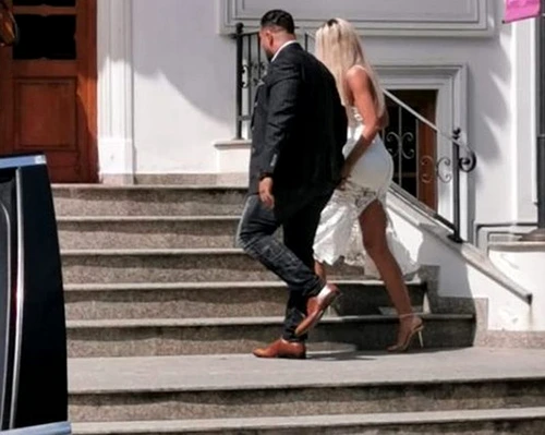 Bianca Drăguşanu şi Alex Bodi la Starea Civilă de la sector 3