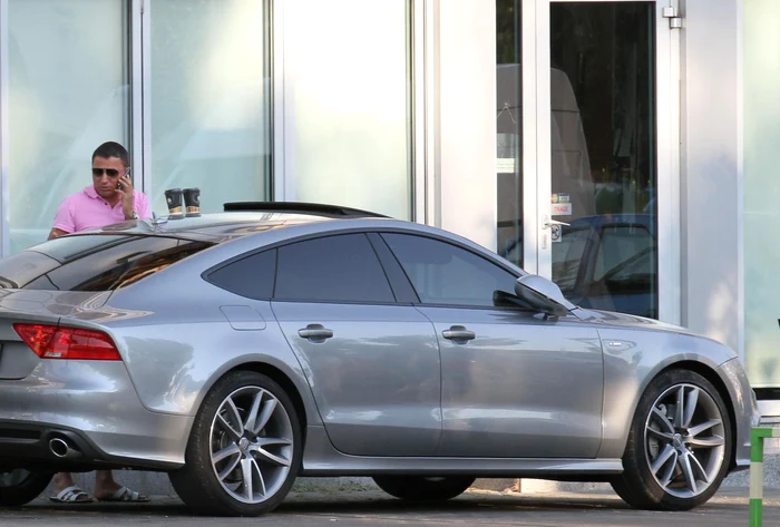 Ho, de 50 de ani, a supravieţuit miraculos, după ce o bară de metal i-a străpuns ţeasta