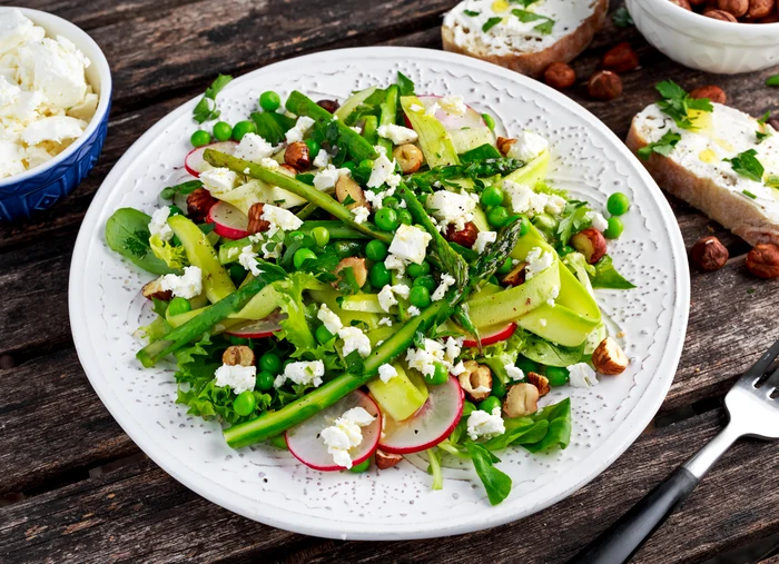 Salata de legume DOTO: Shuterstock