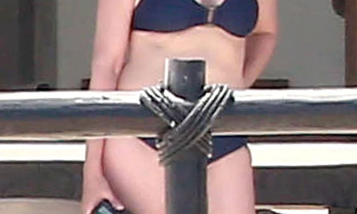 Exclusive    Julia Roberts Shows Off Her Bikini Body In Cabo   NO INTERNET USE WITHOUT PRIOR AGREEMENT jpeg