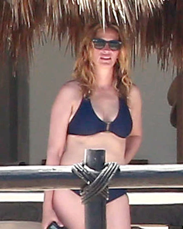 Exclusive    Julia Roberts Shows Off Her Bikini Body In Cabo   NO INTERNET USE WITHOUT PRIOR AGREEMENT jpeg