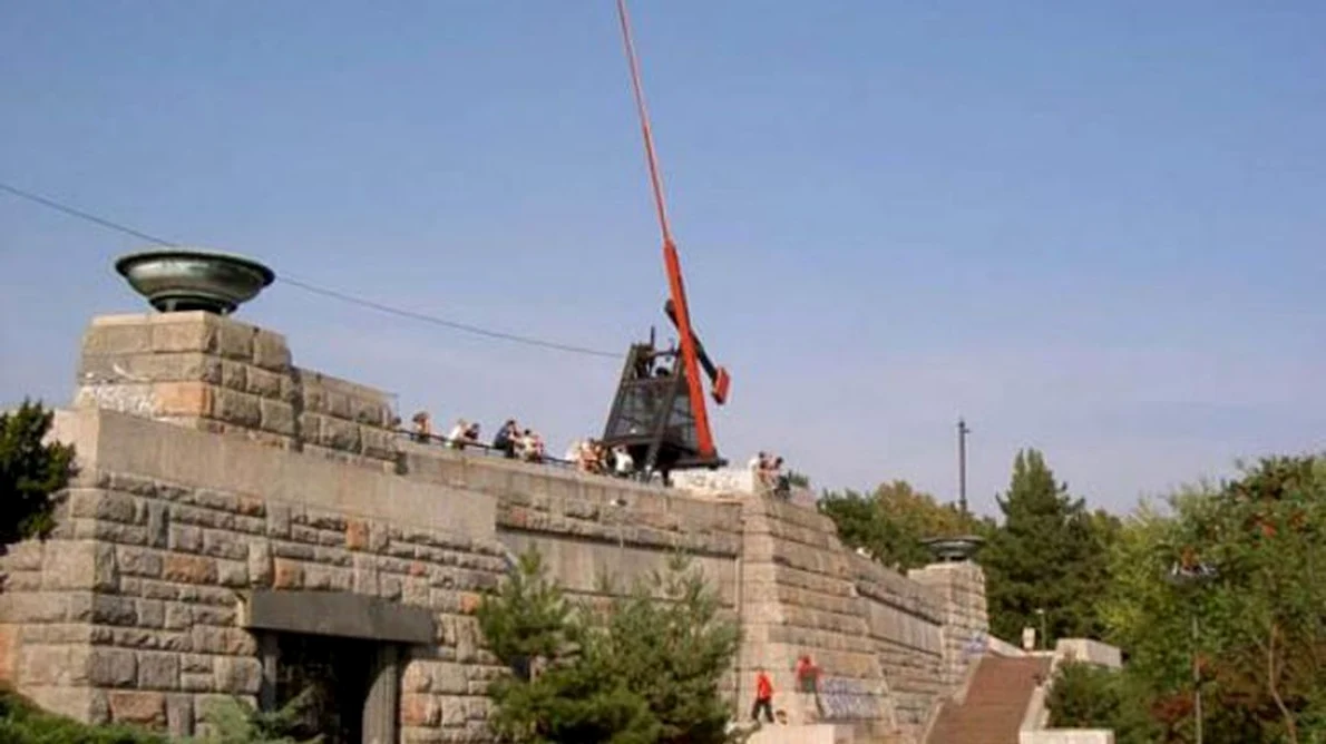 Urme ale unui lagăr de muncă forţată au fost descoperite în apropierea unei statui a lui Stalin din Praga jpeg