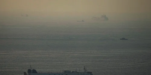 Nave de marfă tranzitează Golful Arabiei spre Strâmtoarea Ormuz FOTO profimedia jpg