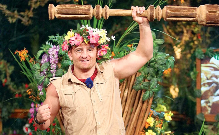 
    Vladimir Drăghia  a scăpat de datorii  după ce a câştigat  premiul de 10.000 €  