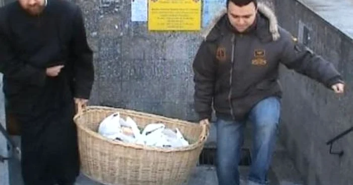 Alimentele au fost împărţite hunedorenilor cu probleme