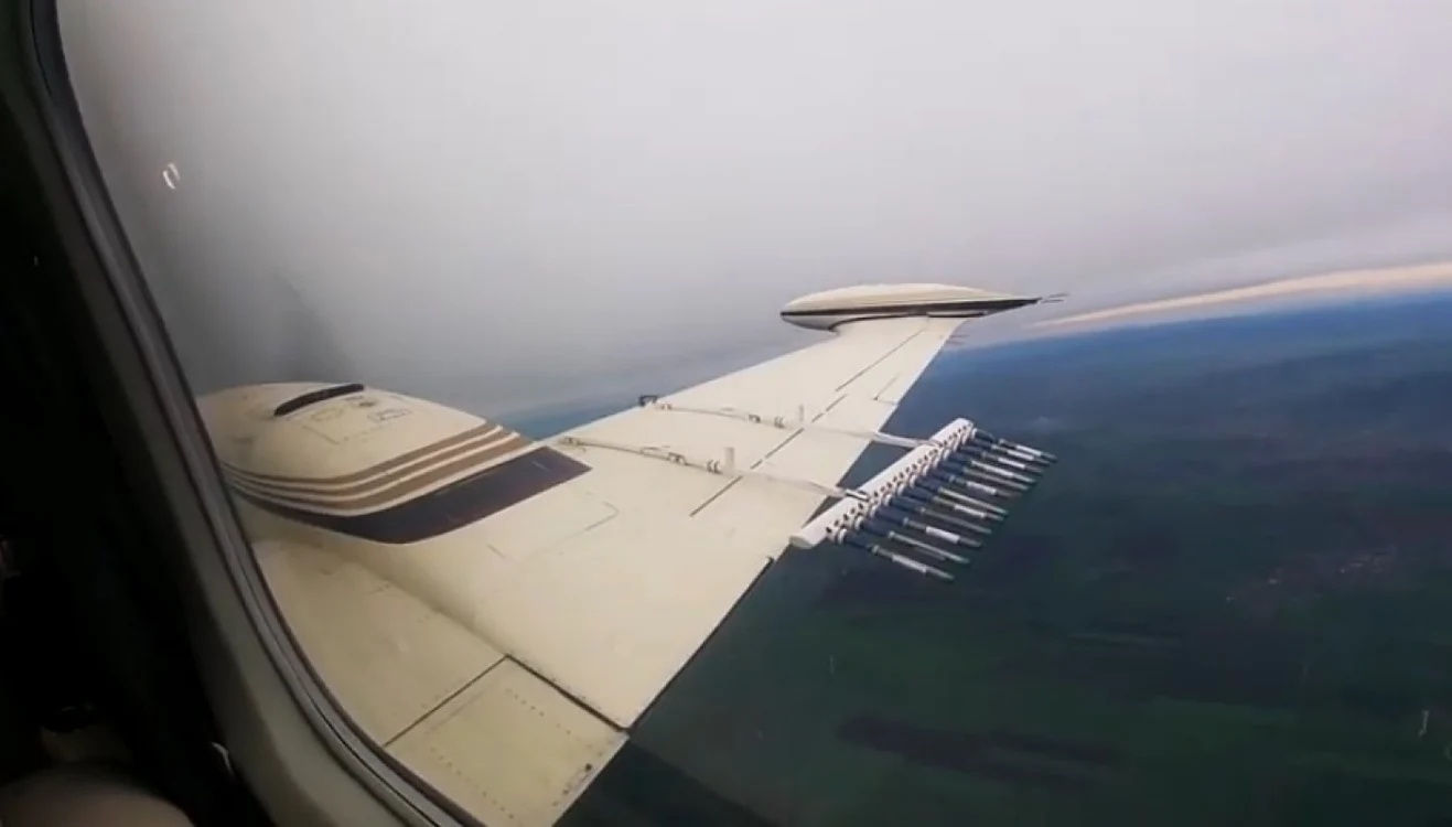 Avioanele care strapung norii