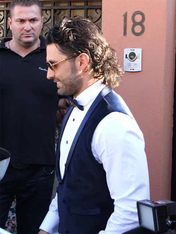 Pepe a renunţat la sacou pe timpul zilei din cauza căldurii