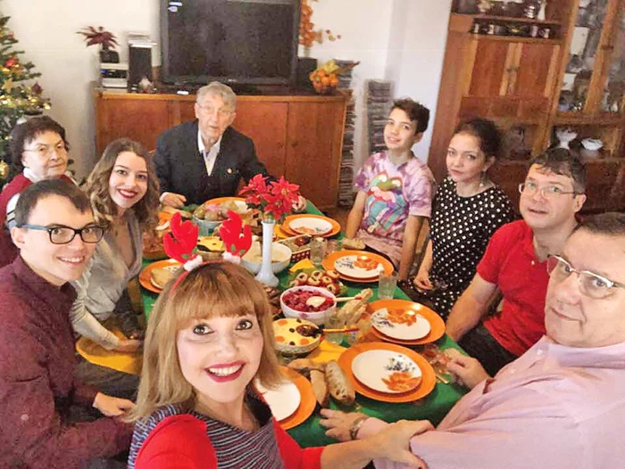 Acasă, găteşte mese bogate pentru familie şi prieteni