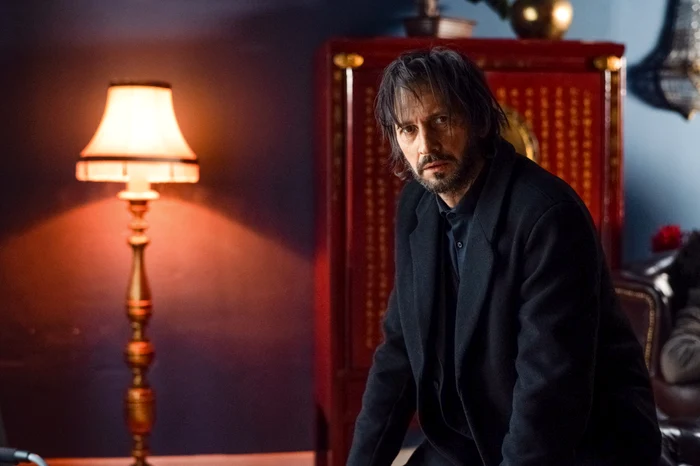 Nu se uită niciodată la filmele pe care le face, dar i-a reușit magistral rolul lui Ciomag.