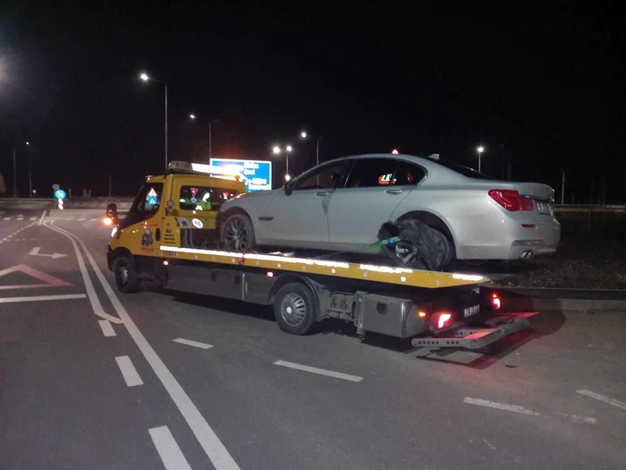 După incident mașina a fost tractată FOTO Tractări Arad Cozmi Pop