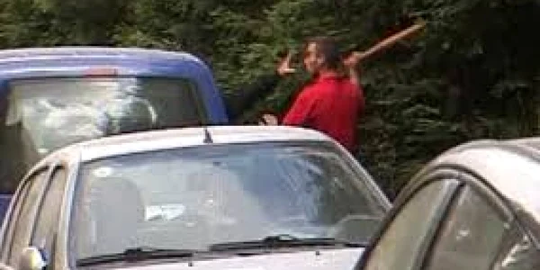 Vâlcean lovit cu un par în cap pe fondul unor neînţelegeri - agresorul acuzat de tentativă de omor Foto Arhiva Adevărul