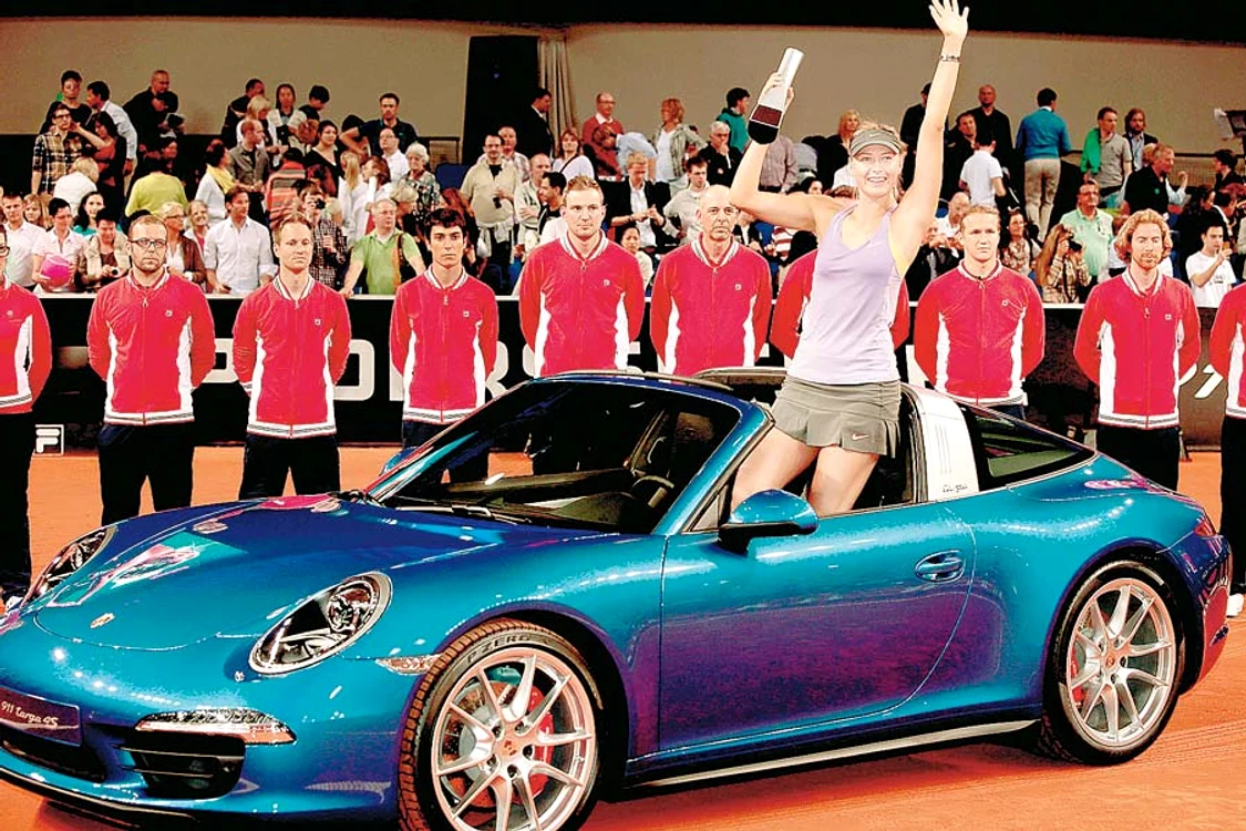 Maria Sharapova a câştigat pentru a treia oară consecutiv turneul de la Stuttgart şi, implicit, limuzina Porsche (FOTO: GettyImage)