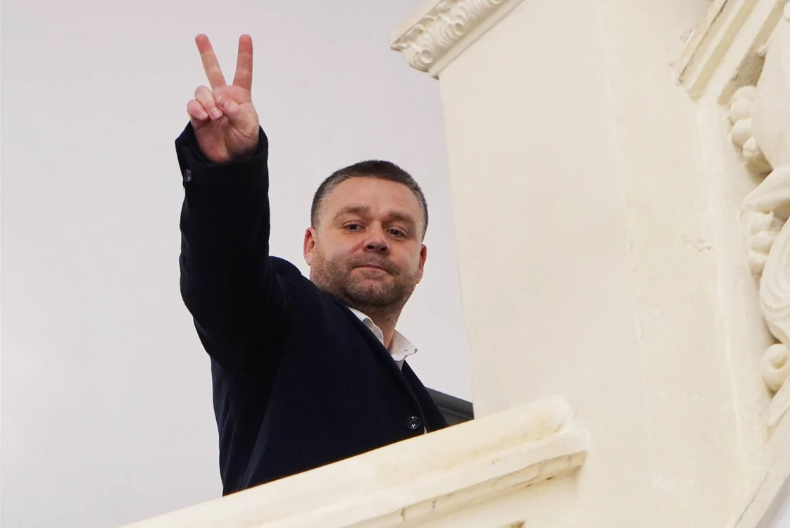 Ciprian Ciucu, semnul victoriei FOTO Profimedia