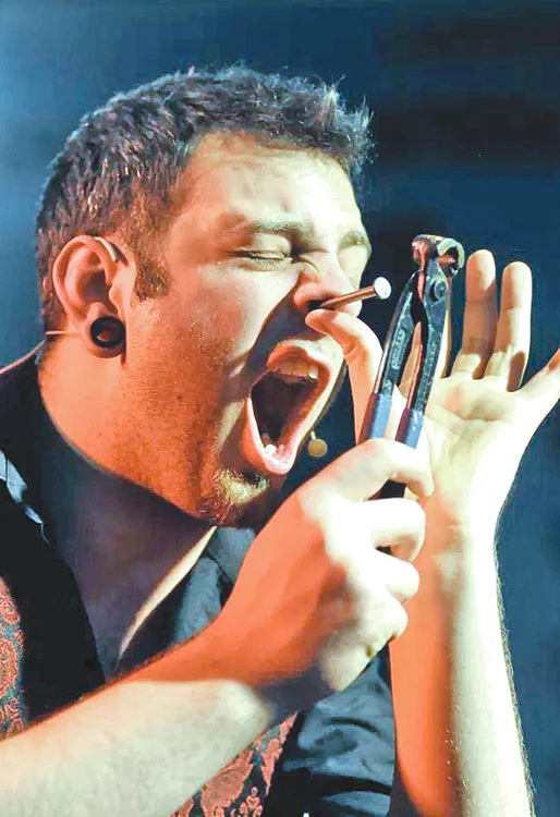 Johnny Strange, de 31 de ani