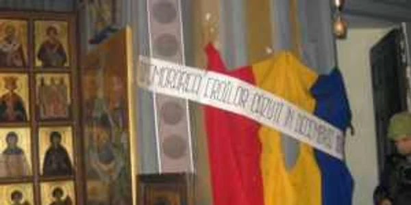 Steagul folosit la comemorare este unul din timpul evenimentelor din 1989 FOTO: Larisa Axinia