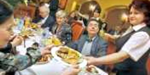 Cei care iau masa în oraş nu primesc informaţii nutriţionale privind preparatele comandate