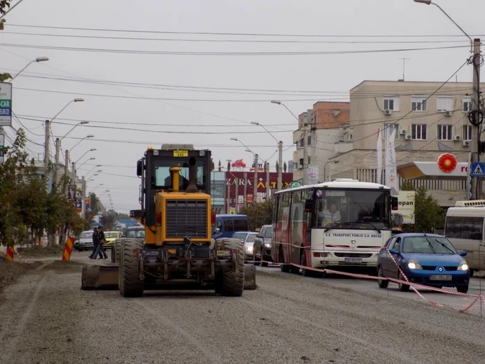 Primăria Bacău a favorizat căştigătorul licitaţiei la
strada Ştefan cel Mare, realizată cu fonduri europene FOTO Mircea Merticariu