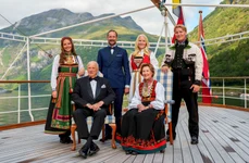 Regele Harald, Regina Sonja, Printul Haakon, Printesa Mette Marit, Printul Sverre Magnus si Printesa Ingrid Alexandra la nunta din Norvegia Printesa Martha Louise cu Durek Verret   profimedia 0903435870 jpg