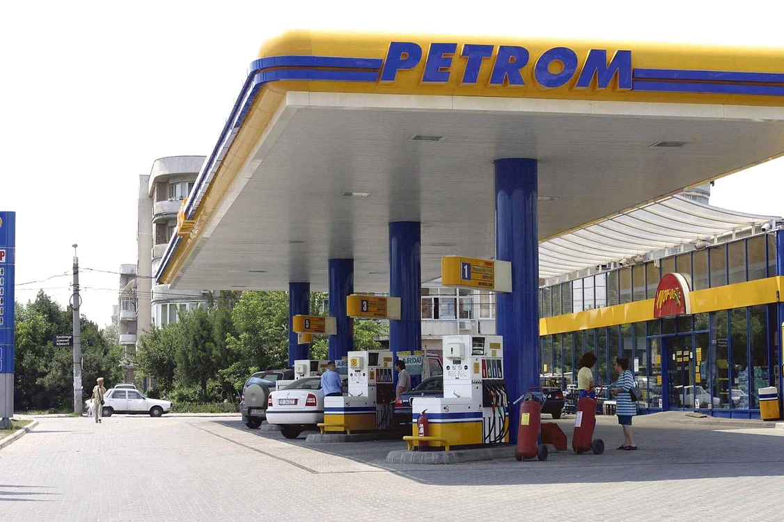 Prețul benzinei a scăzut la 5,12 lei/l la pompele Petrom