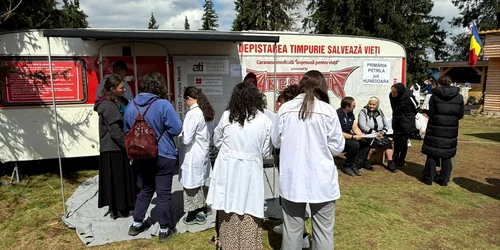 carava la manastire sursa Colegiul Medicilor jpg