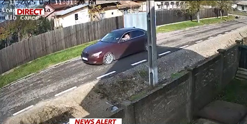 Cum se filma polițistul acuzat că a ucis un câine pe stradă. Acum e anchetat și pentru clipurile postate