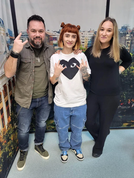 Bianca Adam cu Alex Minculescu și Andreea Bratu la București Fm/ foto arhiva personala