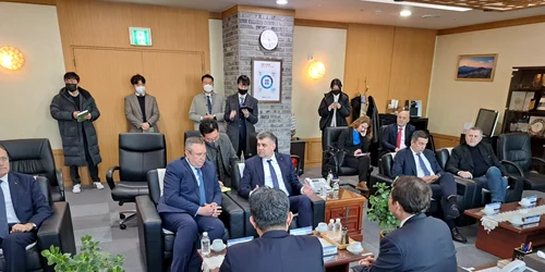Nicolae Ciucă, întâlnire cu președintele Autorității Portului Busan FOTO: Twitter Guvern