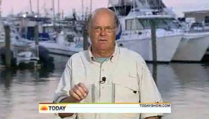 Corespondentul NBC Mark Potter a înghiţit o muscă în direct
