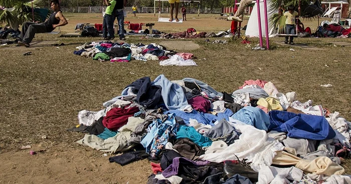 Copii imigranti se joaca intr-un parc din Mexic asteptand sa-si reia drumul catre SUA FOTO EPA-EFE