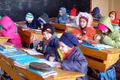 elevi care stau in clasa cu geci jpeg