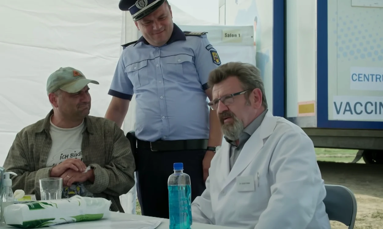 
    Adrian Titieni, medicul din Las Fierbinți, alături de Adrian Văncică (Celentano)foto: PRO TV  