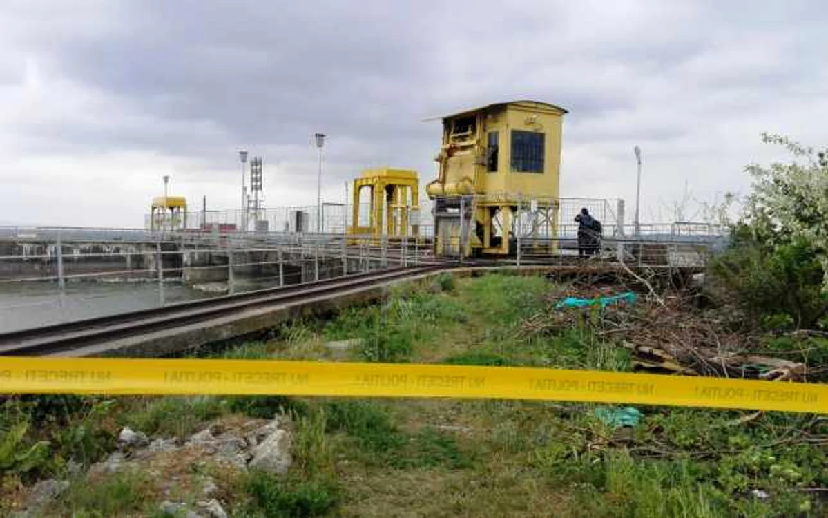 Trupurile celor două fete au fost găsite în acelaşi loc, la distanţă de 11 zile FOTO: stiri-neamt.ro