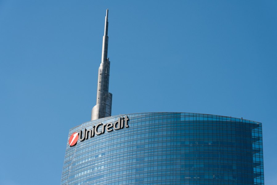 Un grup bancar italian activ și în România a ajuns la o capitalizare de piață de 60 de miliarde de euro