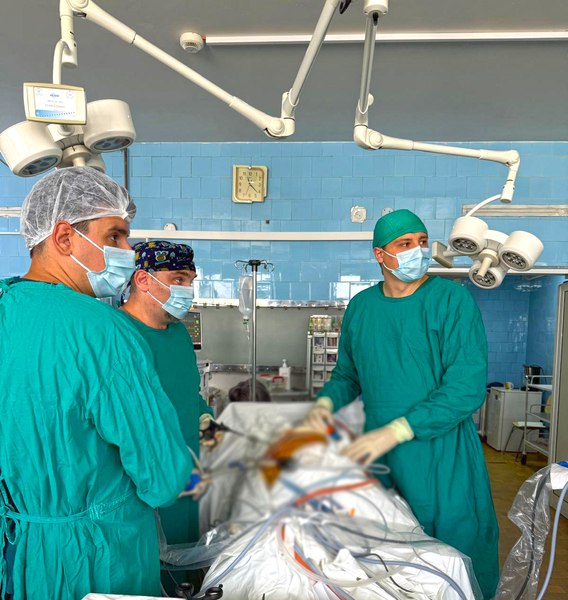 Procedură rară la Spitalul Județean Galați: operație laparoscopică de îndepărtare a unui rinichi