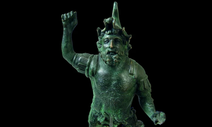 Statuetă din bronz a lui Iupiter Dolichenus de la Arcobara (Ilişua, jud. Bistriţa-Năsăud), Muzeul Naţional de Istorie a Transilvaniei, Cluj-Napoca (MNIT), foto: Sergiu Odenie
