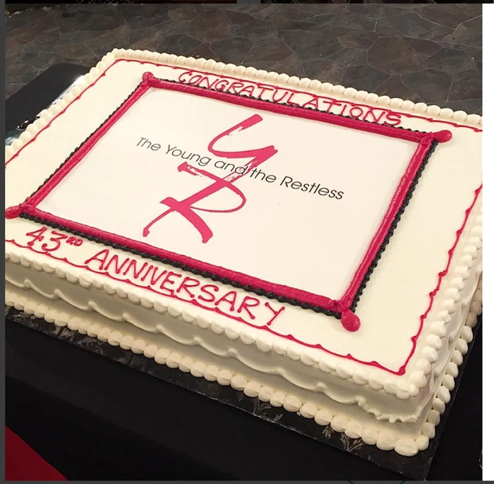 La 26 martie s-au împlinit 43 de ani de la debutul serialului „Tânăr și neliniștit” („Young &amp; Restless”, n.r.)